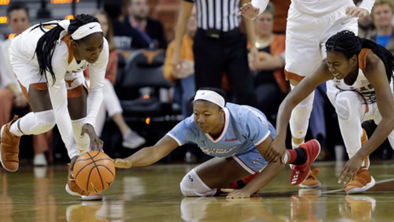 McCarty leads No. 2 Texas past Louisiana Tech (Nov 30, 2017)